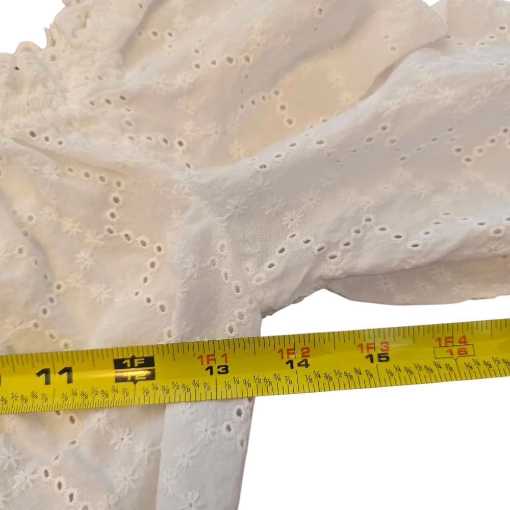 3/$15 Divided White Peasant Eyelet Crop Top Size 2